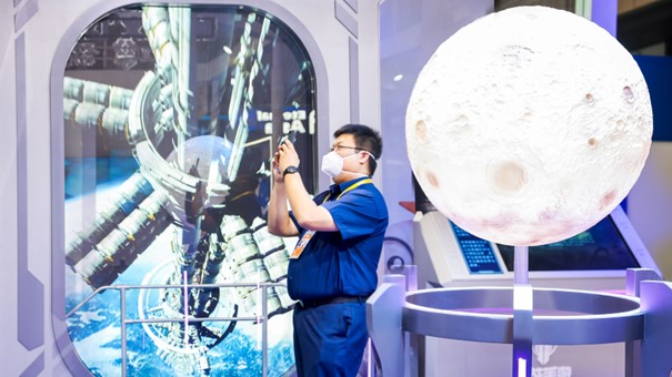 世界科幻大会大咖同台，《逆战手游》制作人首次亮相